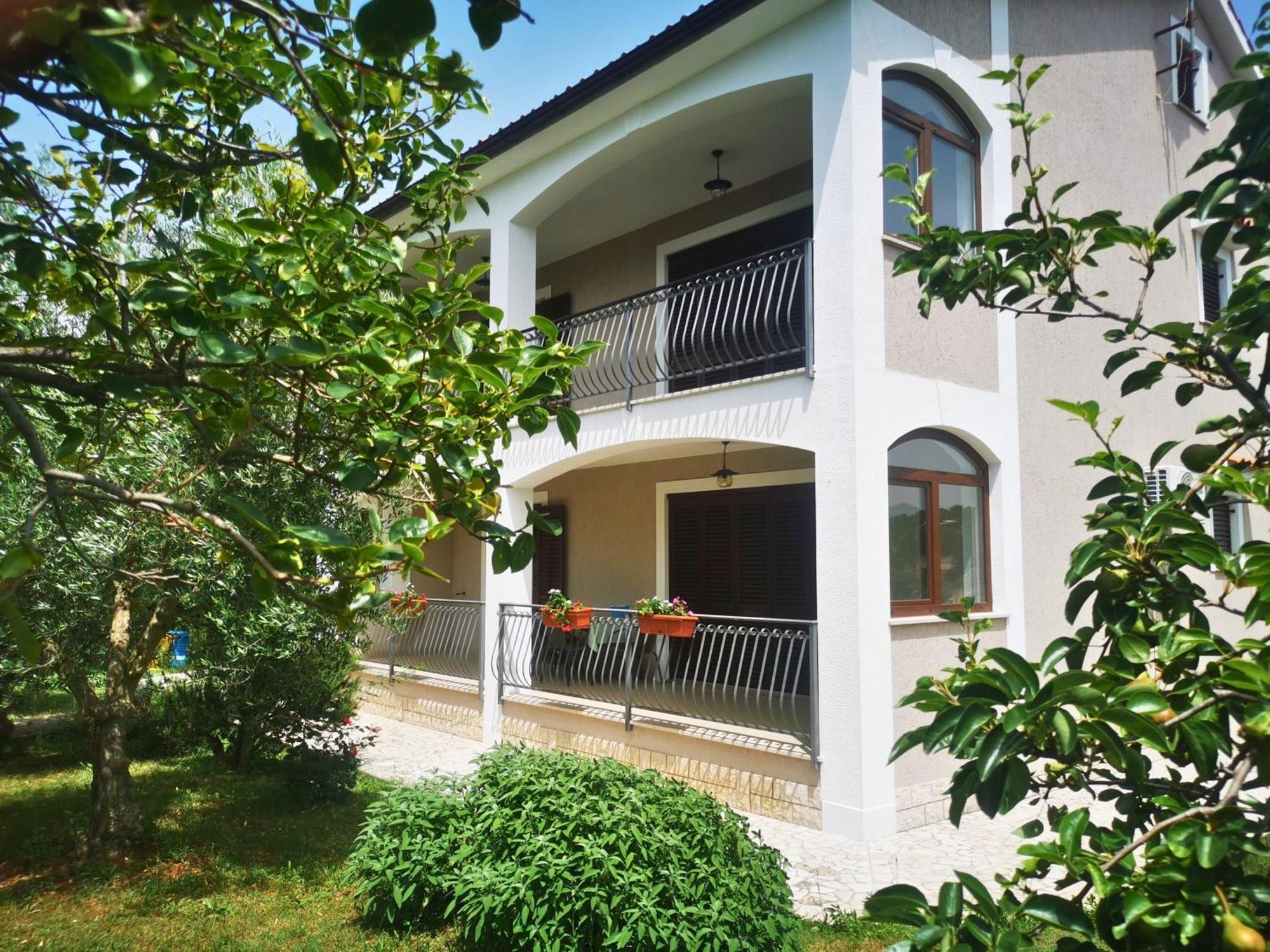 Garden Apartment Maria Vrsar Eksteriør billede